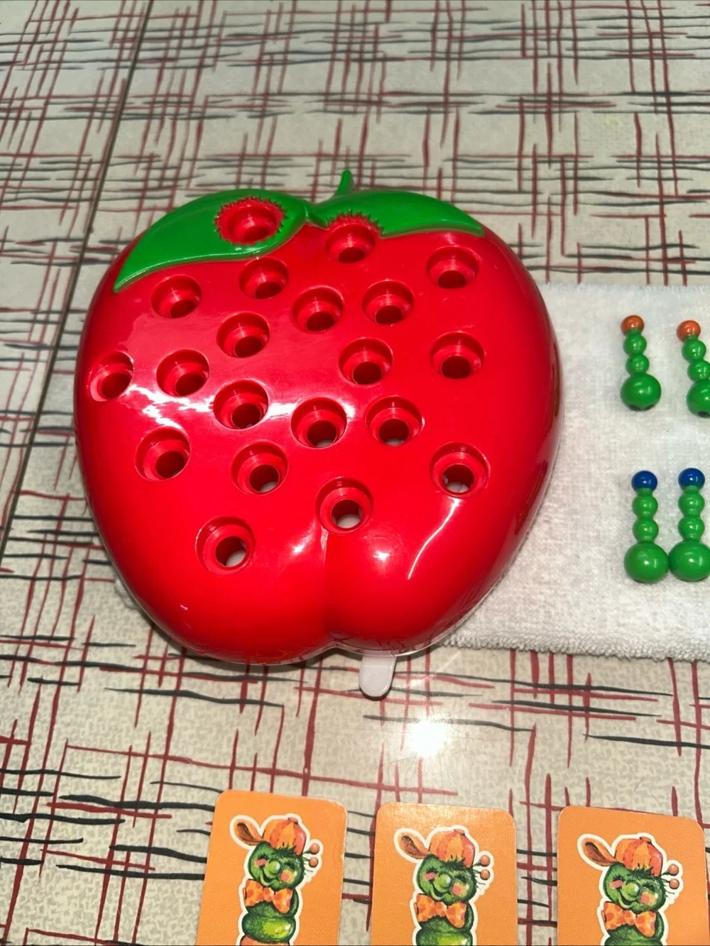Squiggly Worms, Vintage Kids Board Game, Golden Games, 1991